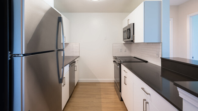 Kitchen with Stainless Steel Appliances - Cronin's Landing