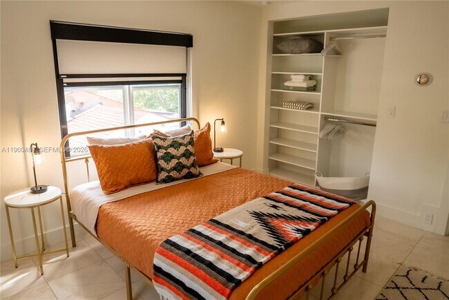 Foto del edificio - 509 NE 64th St