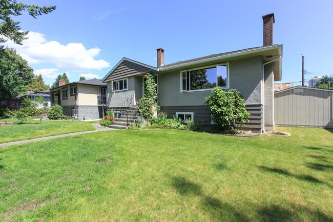 Building Photo - 2956 Noel Dr