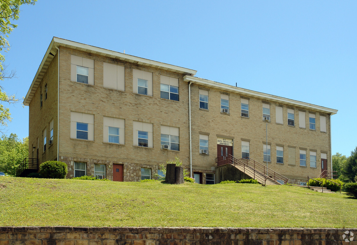 Building Photo - 613 S Fayette St
