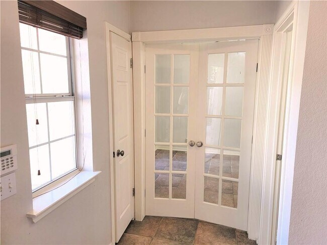 Building Photo - 4308 Canyon Glen Cir