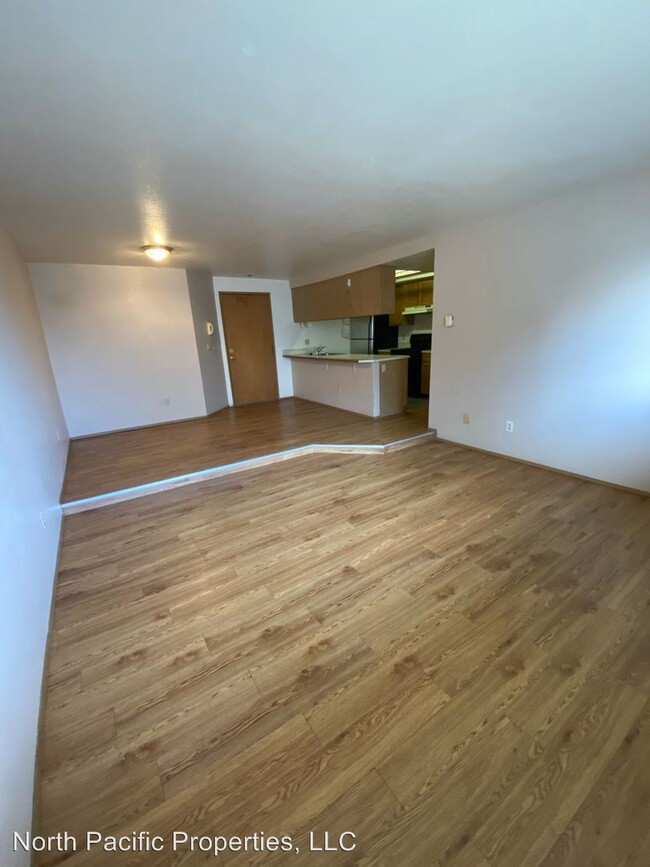 Building Photo - 929 N 98th St