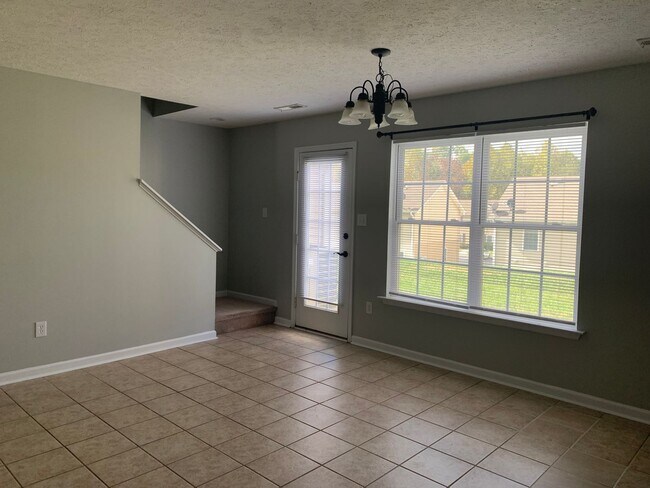 Building Photo - Campbell County Townhouse-Tavern Grove
