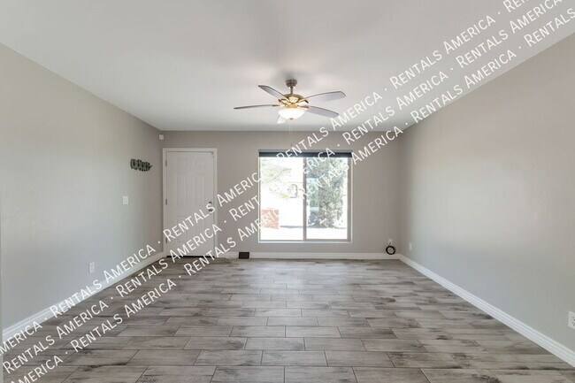 Foto del edificio - 4000 W Orangewood Dr