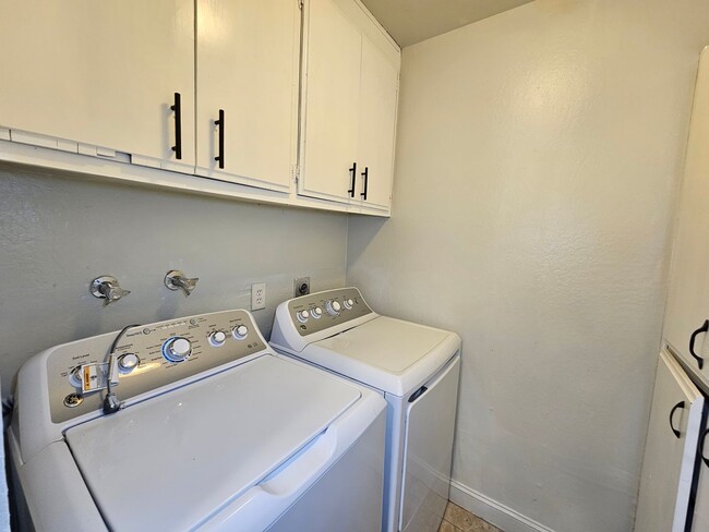Foto del edificio - Sunny and Bright 2 Bedroom Townhouse in Vallejo CA