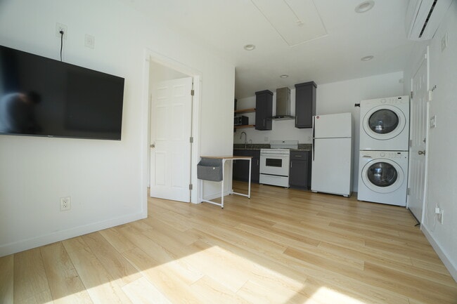 Foto del edificio - 3407 Volk Ave