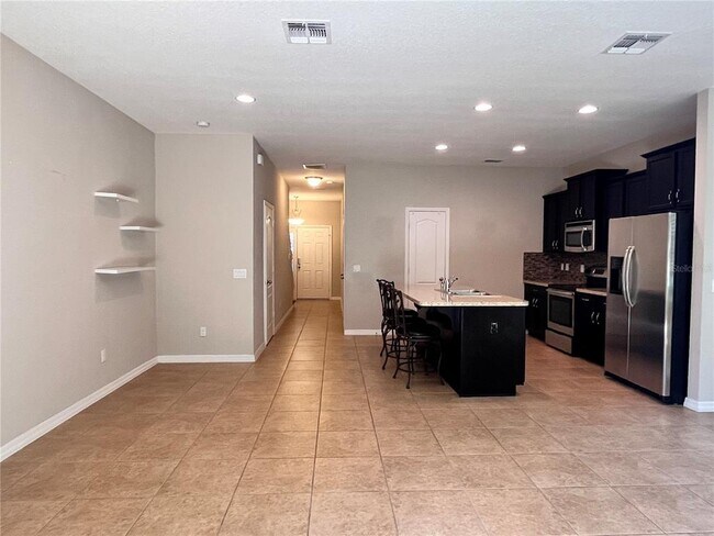 Building Photo - 1555 Peterson Pl