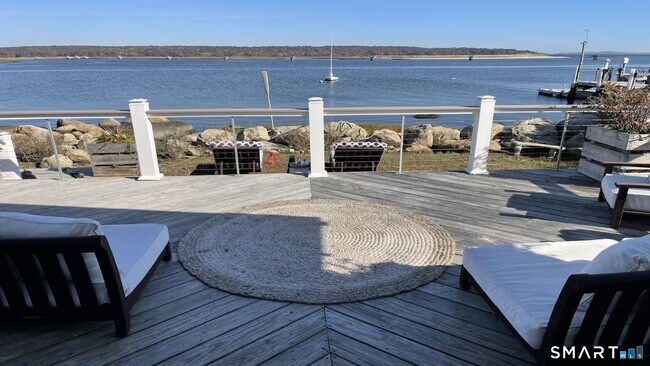 Foto del edificio - 114 Jupiter Point Rd