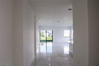 Building Photo - 5062 Alonza Ave