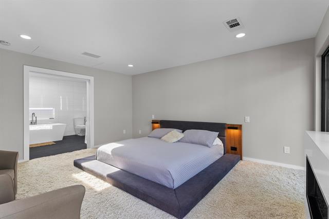 Building Photo - 16831 Thomas Chapel Dr