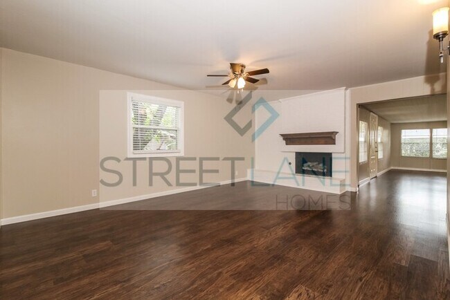 Building Photo - SPECIAL!!- $1000 off First Full Month if a...