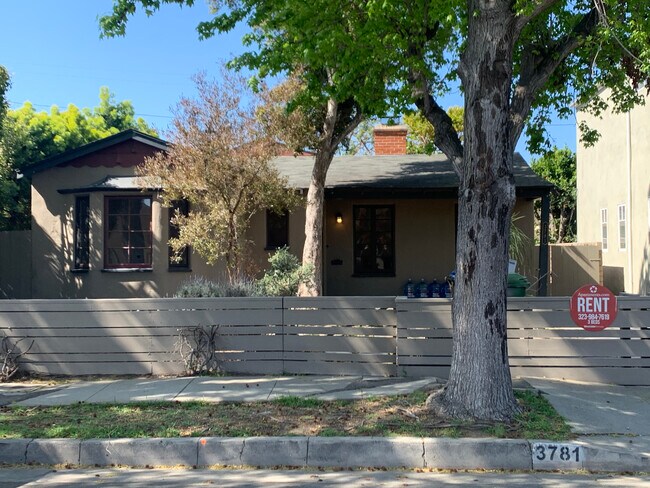 Foto del edificio - 3781 Greenwood Ave