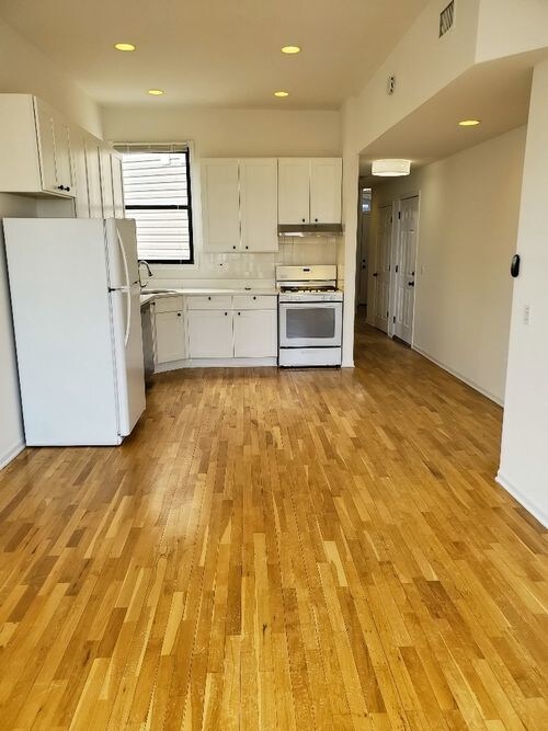 Foto del edificio - 944 N Orleans St