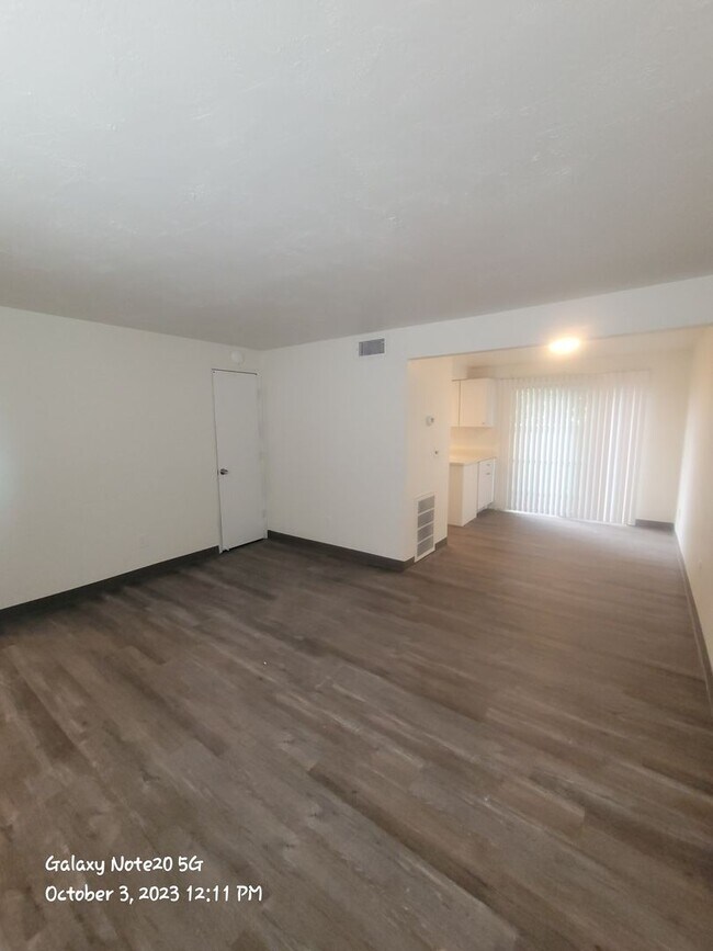 Foto del edificio - 2115 E Barnett Rd