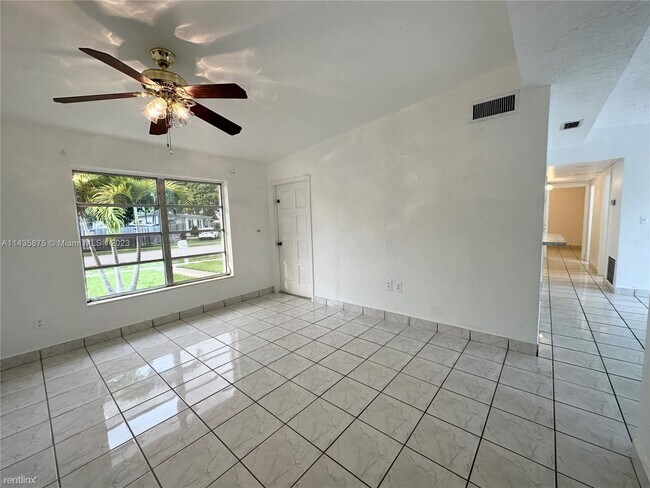 Building Photo - 3 br, 2 bath House - 11310 SW 52nd Ter