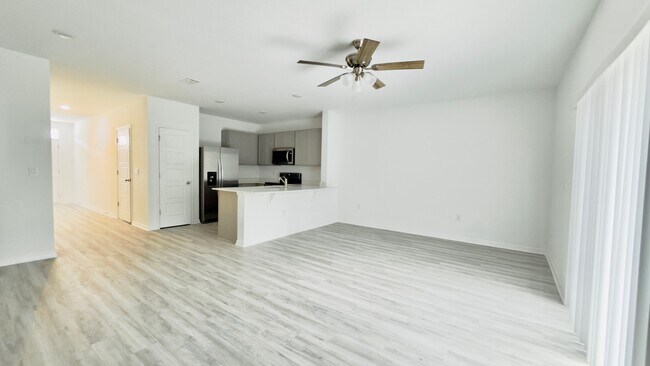 Foto del edificio - 2947 Canary Ave