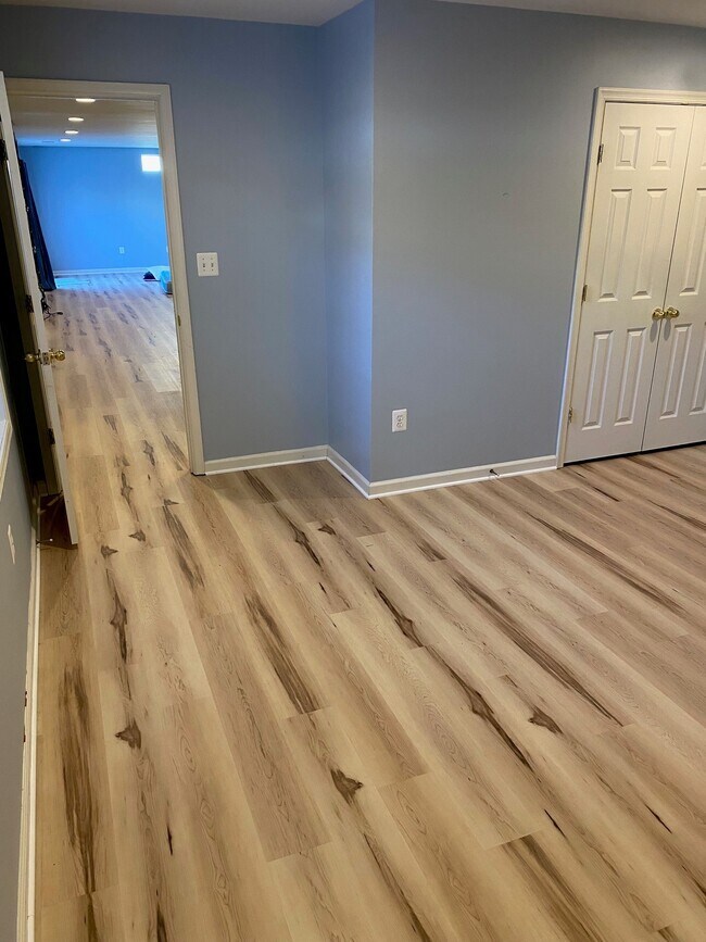 Building Photo - 9316 Laurel Oak Dr