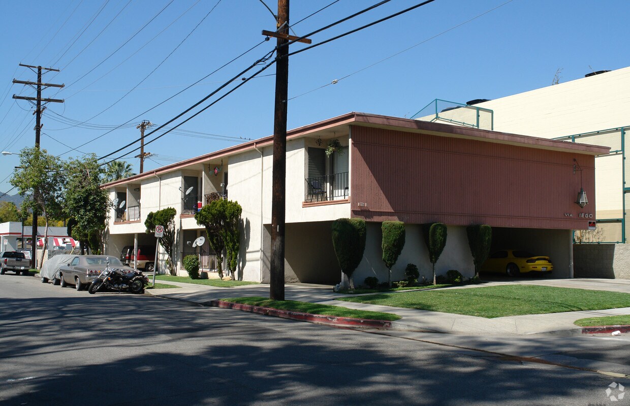 Primary Photo - 121 E Cypress St