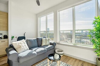 Building Photo - 1111 Shepherd Dr