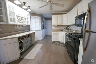 Building Photo - 906 Mill Pond Dr