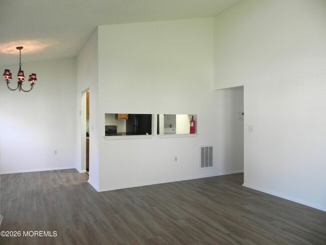 Building Photo - 138 Aster Ct