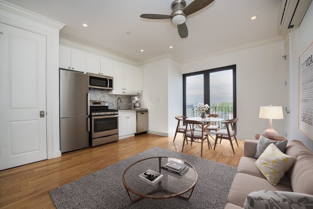 Foto principal - 329 Lincoln Pl