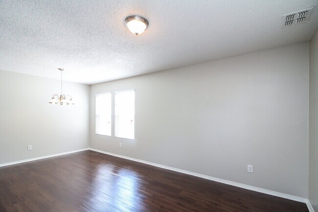 Foto del edificio - 8737 Hunters Point Way