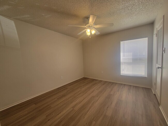 Foto del edificio - 3811 Bowline Cir
