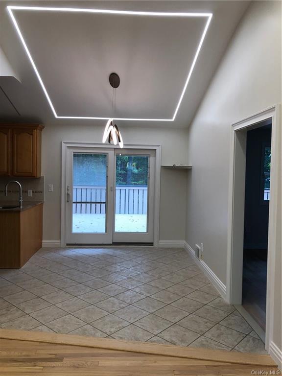 Building Photo - 14 Stoneham Ln