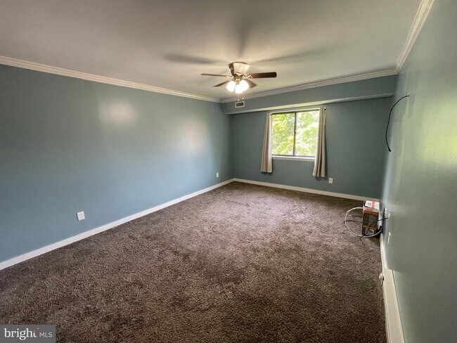 Building Photo - 54303 Delaire Landing Rd