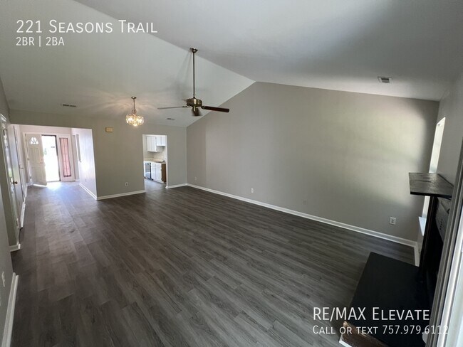 Foto del edificio - 221 Seasons Trail