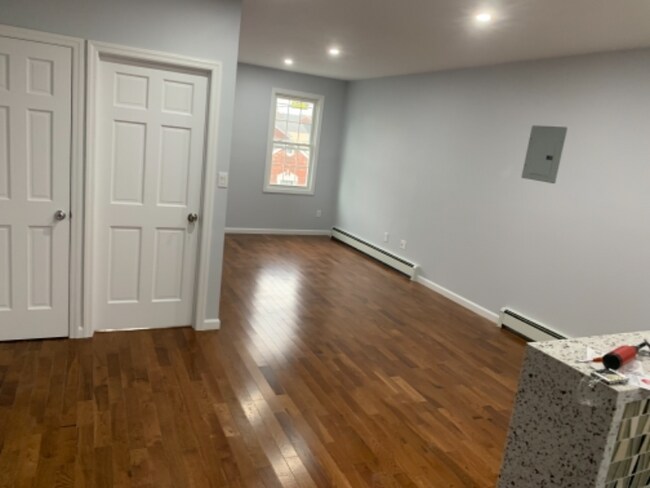 Building Photo - 659 E 87th St