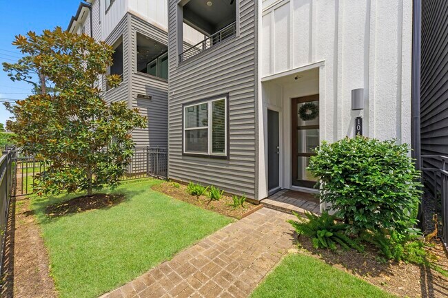Foto del edificio - 1047 Timbergrove Yards Ln