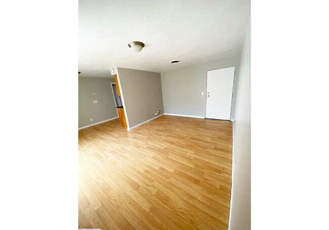 Foto del edificio - 551 Lowell Ave