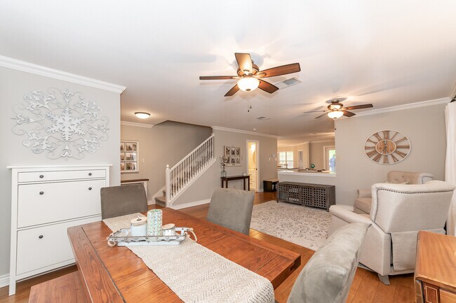 Foto del edificio - 2961 White Pine Dr