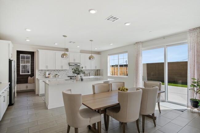 Foto del edificio - 2480 Iverstone St