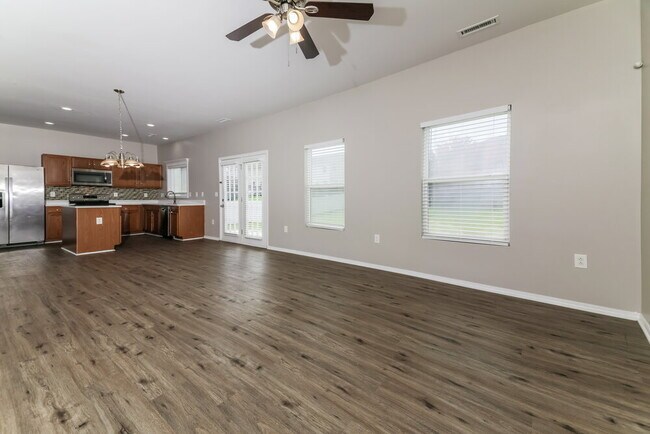 Building Photo - 177 Norwich Dr
