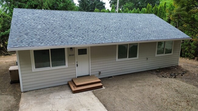 2 bedroom 1 bath single level home - 2 bedroom 1 bath single level home