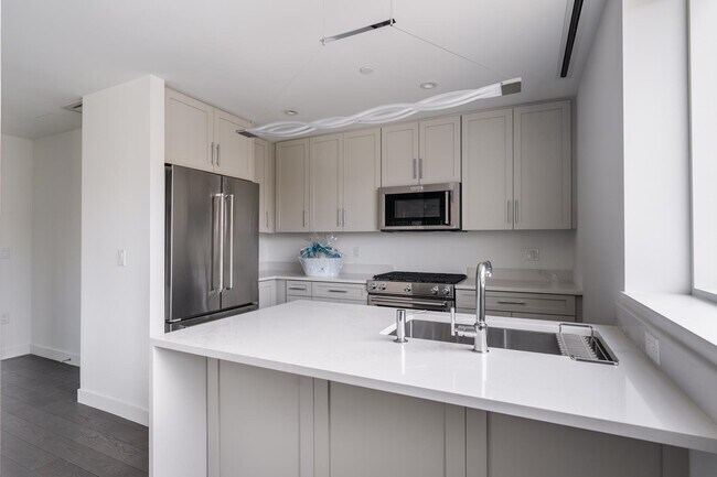 Building Photo - 800 Ave at Port Imperial