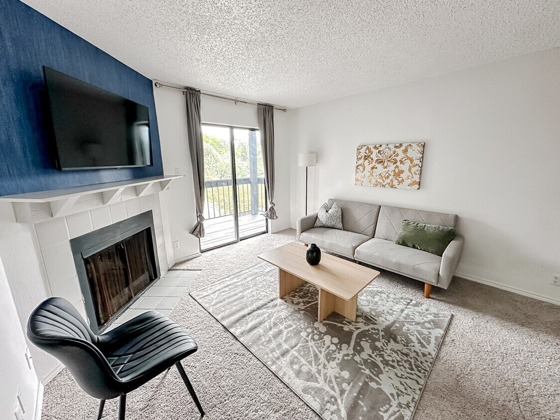 Foto principal - 1030 1/2 Clayton Ln