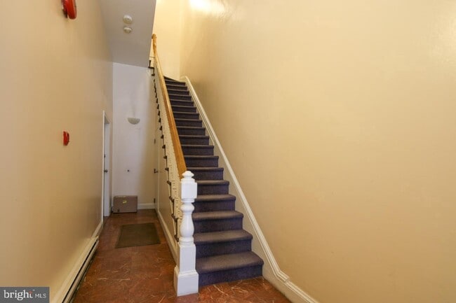 Building Photo - 2219 Delancey Pl