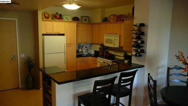 Kitchen - 1 Lakeside Dr
