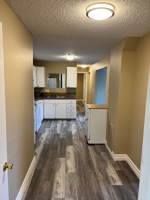 Building Photo - 358 Highland Park Dr