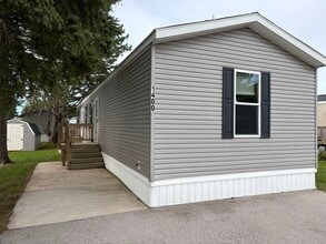 1400 Iowa Pl