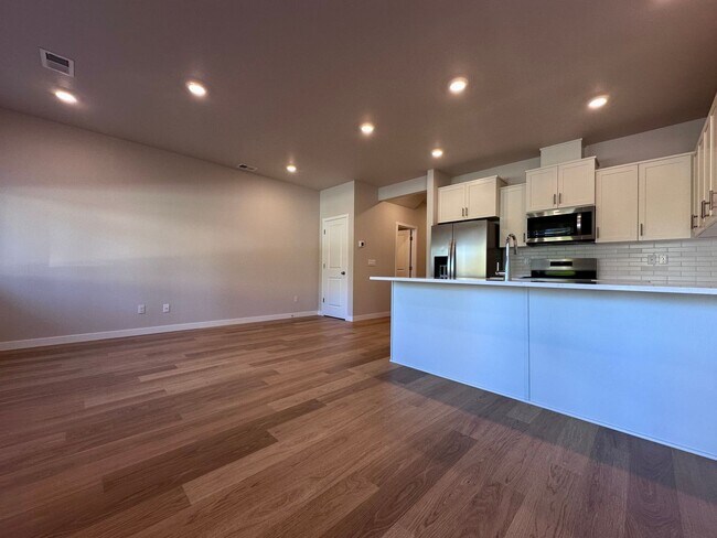 Foto del edificio - Hillsboro’s New Gordon Creek Pointe Community 3 Bed 2.5 Bath! MOVE IN SPECIAL