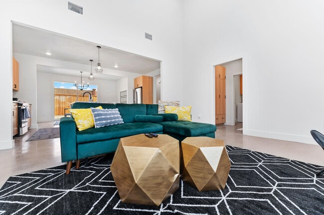 Building Photo - 4513 22nd Pl