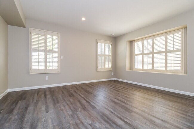 Building Photo - 6772 W Morrow Dr