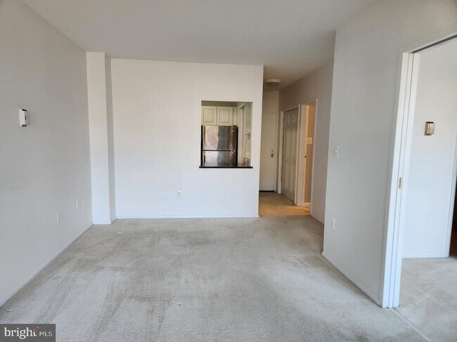 Building Photo - 4141 N Henderson Rd
