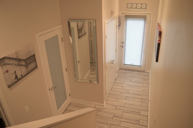 Foto del edificio - 1225 W Cottage Pl