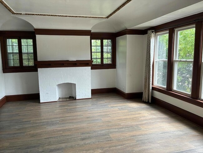 Foto del edificio - 1818 E Kenwood Blvd